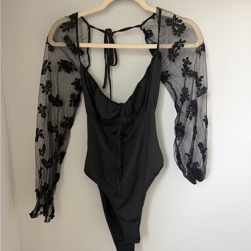 SHEIN Black Floral Sheer Sleeve Bodysuit